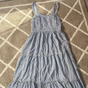 Adorable summer dress! Super cute for warmer weather (think Florida!!)